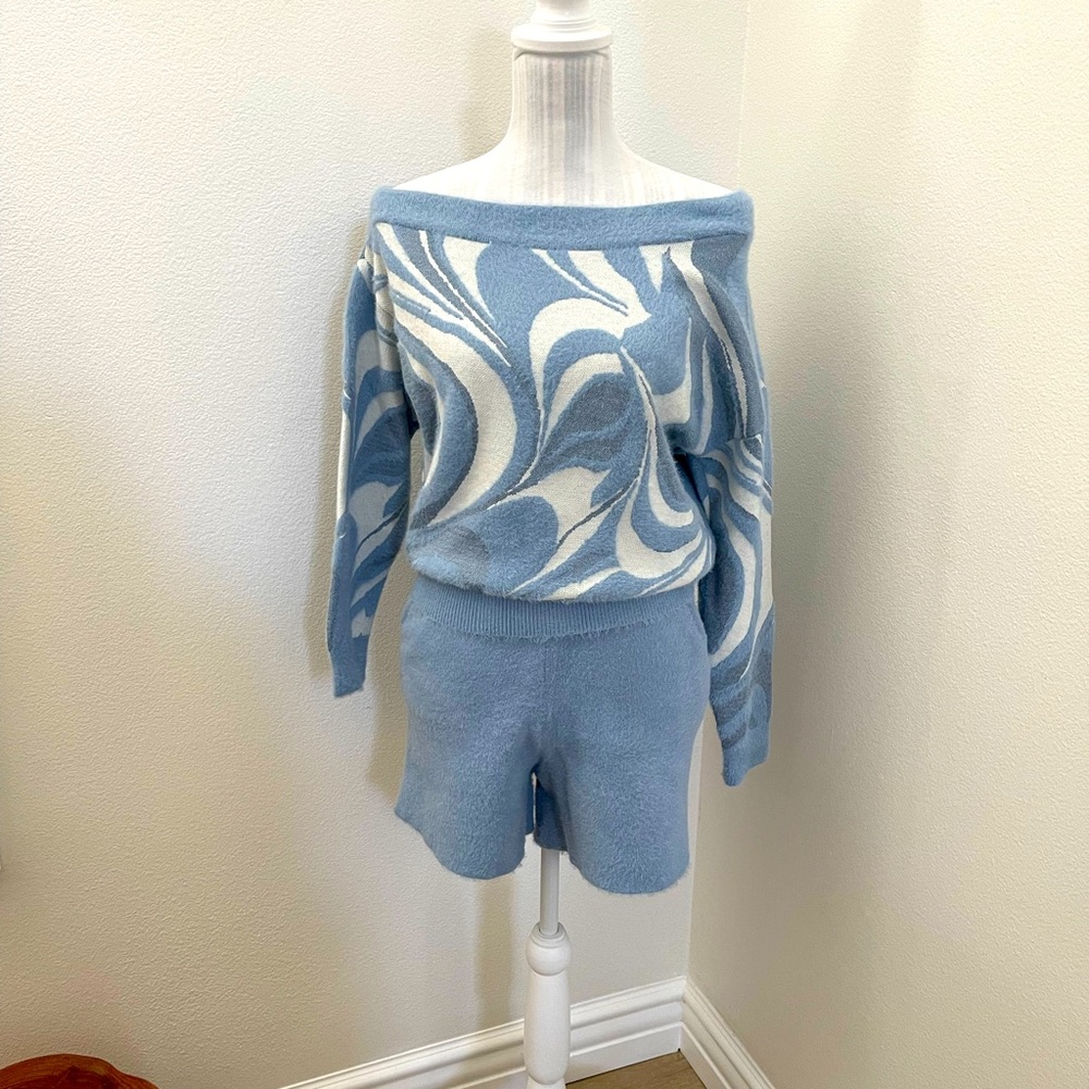 Sweater With Soft Matching Short. Nwt - image 3